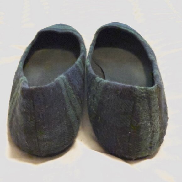 Gap Pointed Toe Black Watch Plaid Flats Size 8 - Picture 3 of 4